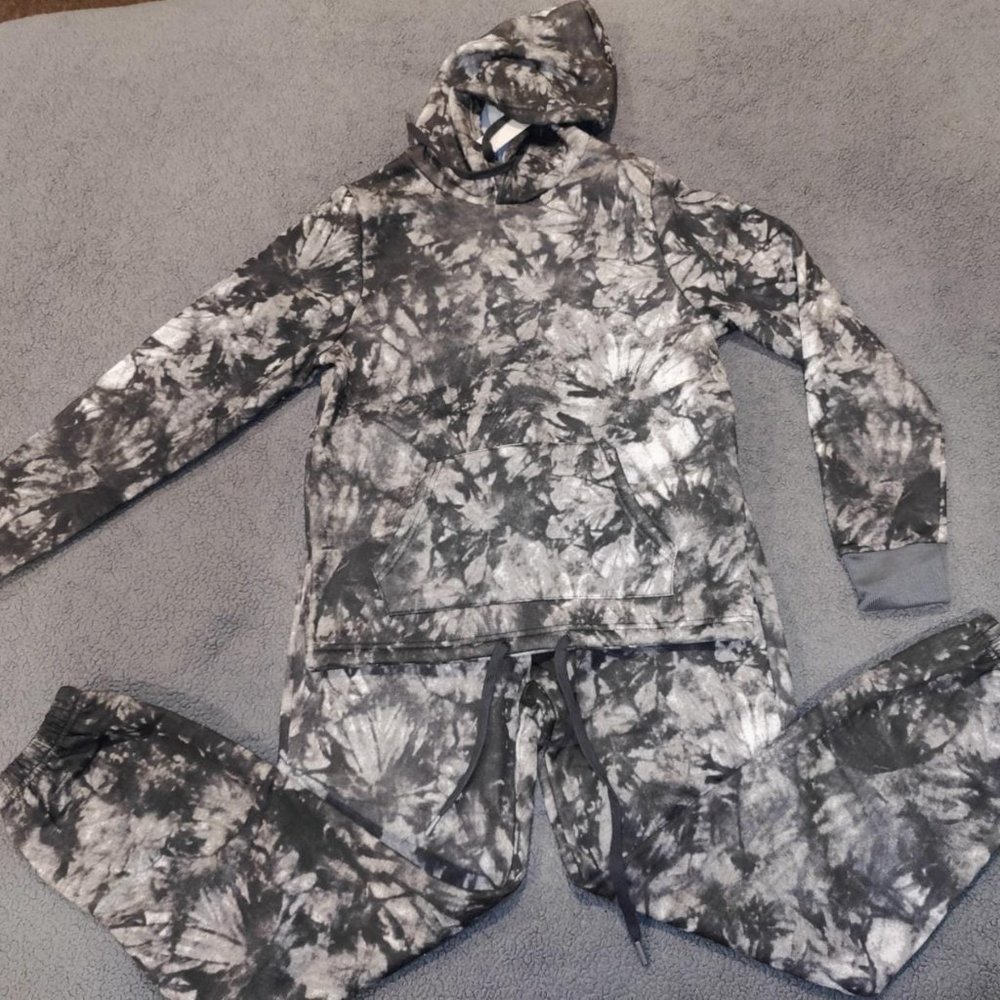 Very comfortable black set for women and men